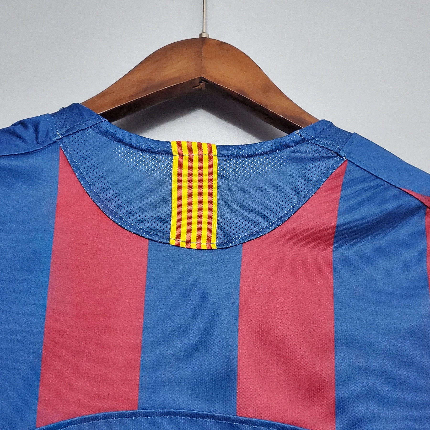 Camisa Retrô FC Barcelona 2005/06 Home Champions League Edition