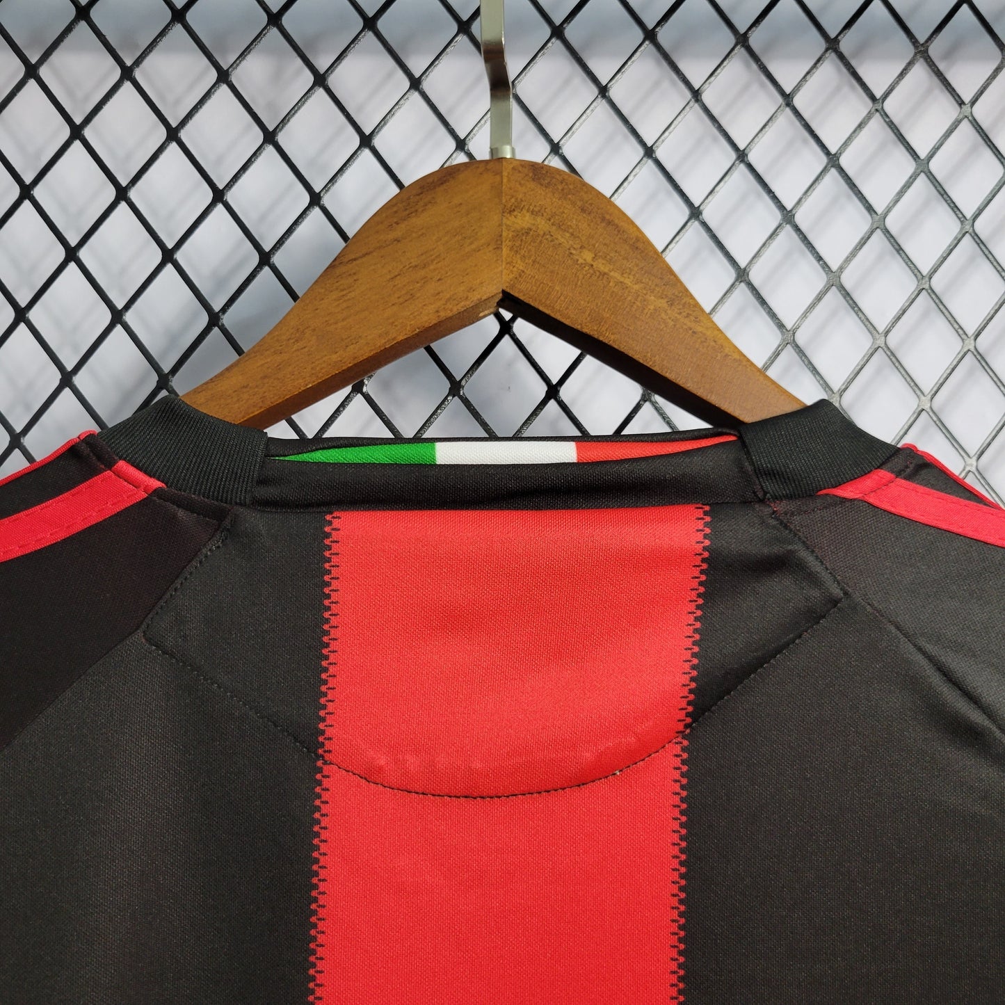 Camisa Milan Titular 10/11 - Versão Retrô