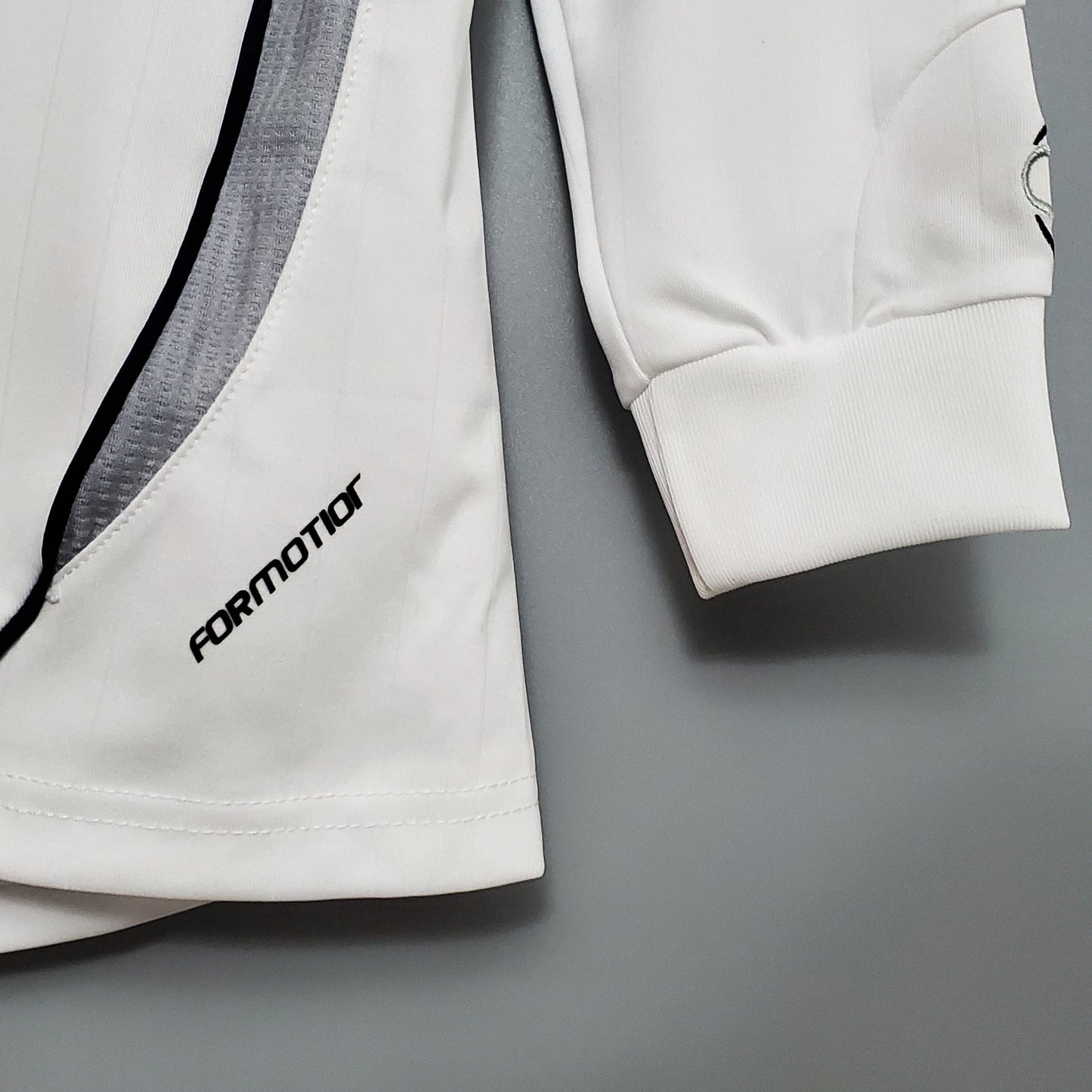 Camisa Real Madrid Titular 06/07 - Versão Retrô Manga Longa